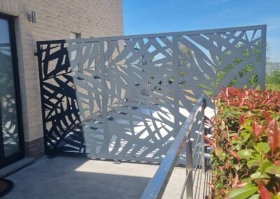 Panneau décoratif extérieur découpé au laser réalisé par Stéphane Fonck de Grav'N Cut